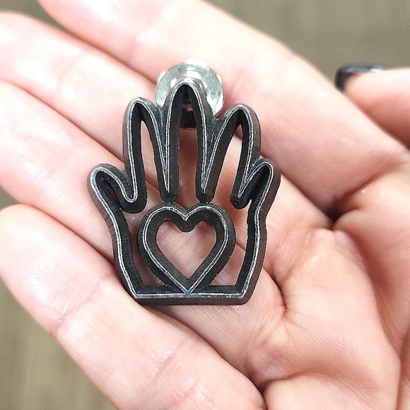 Pair Of Pewter Heart In Hand Clutch Pins - Picture 3 of 4